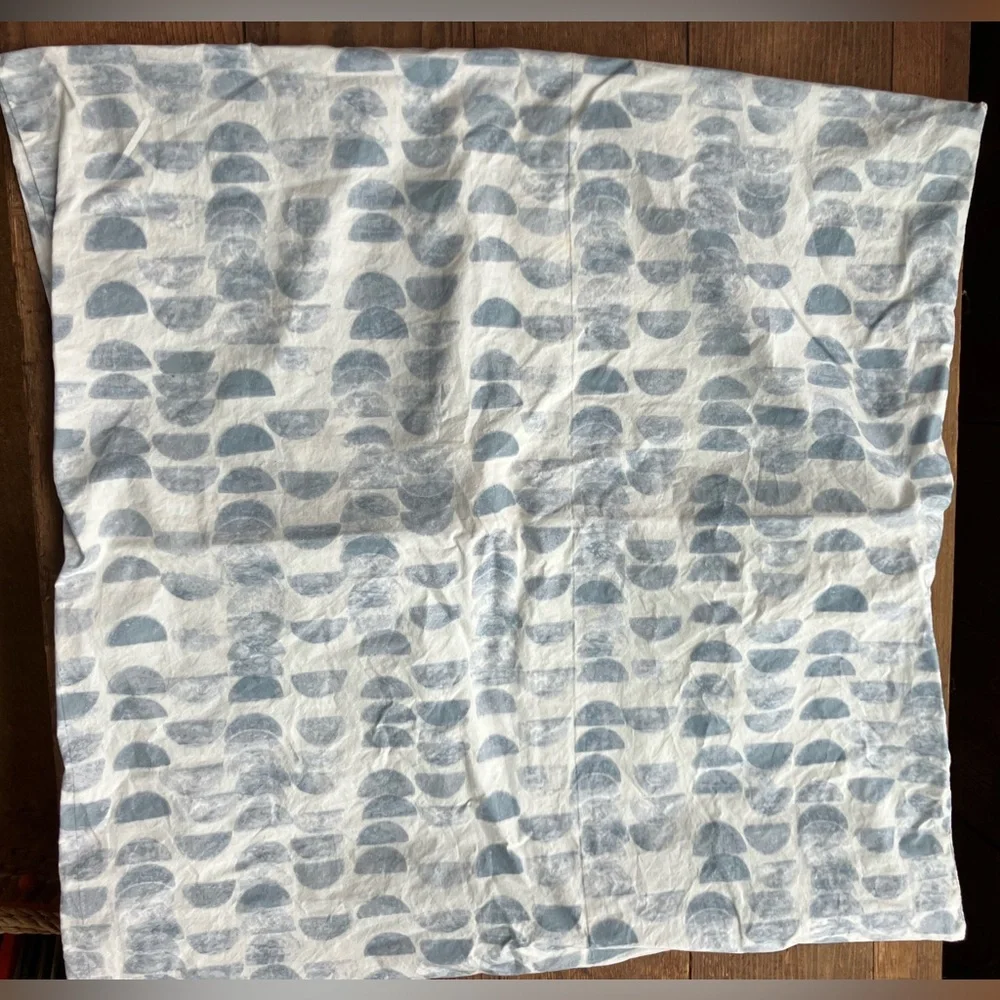 West Elm Cotton Half Moon Pillow Sham (26 X 26 Inches) Boho Blue White Pretty